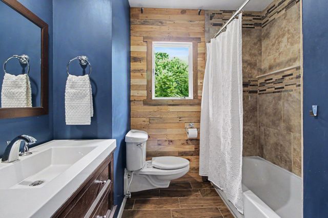 2736 S Wagner Road, Ann Arbor, MI 48103