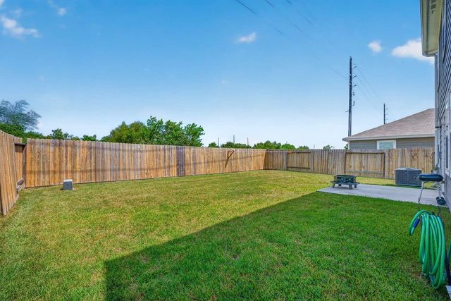 5903 Littoral Road, Cove, TX 77523