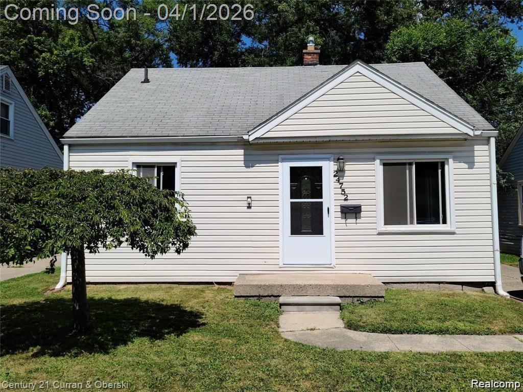 24752 Hopkins Street, Dearborn Heights, MI 48125