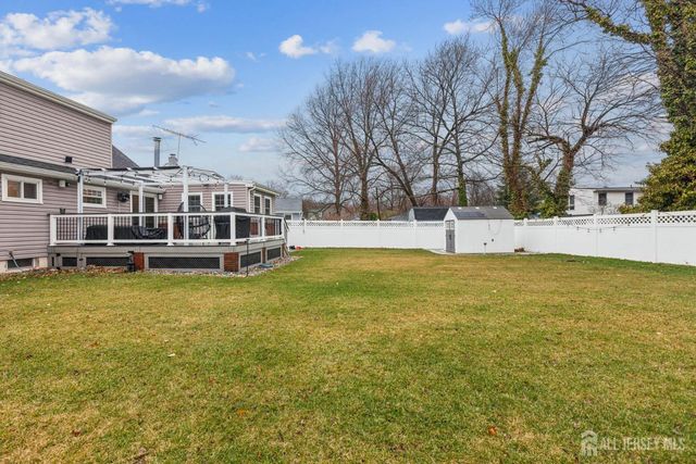 32 Tanglewood Lane, Colonia, NJ 07067