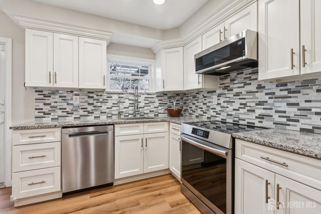 32 Tanglewood Lane, Colonia, NJ 07067