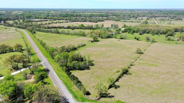 6 AC Fm 3091, Madisonville, TX 77864