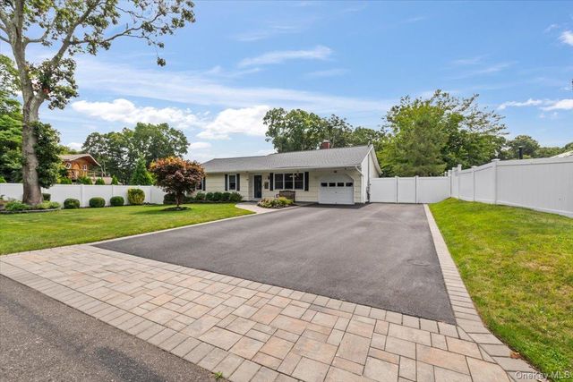 84 Stratler Drive, Shirley, NY 11967