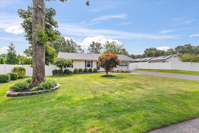 84 Stratler Drive, Shirley, NY 11967