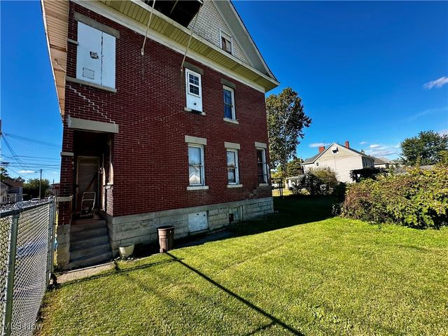 1702 Beaver Street, Parkersburg, WV 26101