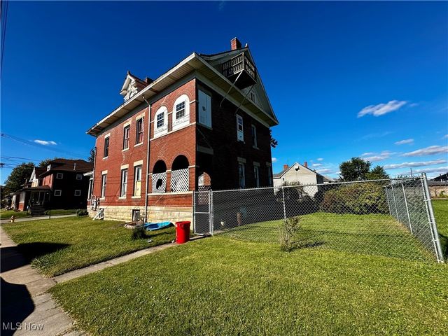 1702 Beaver Street, Parkersburg, WV 26101