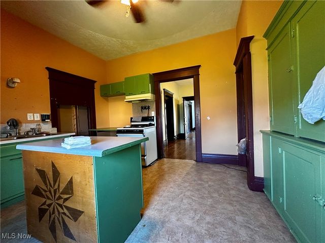 1702 Beaver Street, Parkersburg, WV 26101