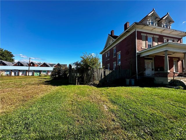 1702 Beaver Street, Parkersburg, WV 26101