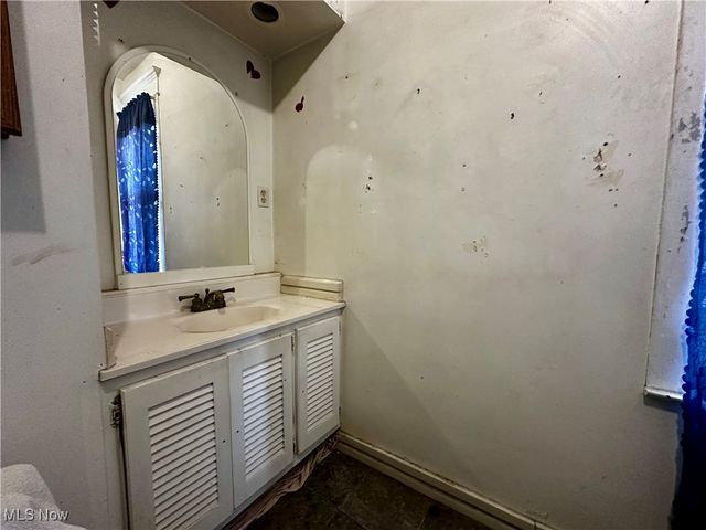 1702 Beaver Street, Parkersburg, WV 26101