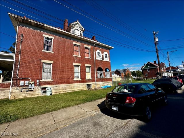 1702 Beaver Street, Parkersburg, WV 26101