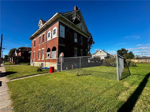 1702 Beaver Street, Parkersburg, WV 26101