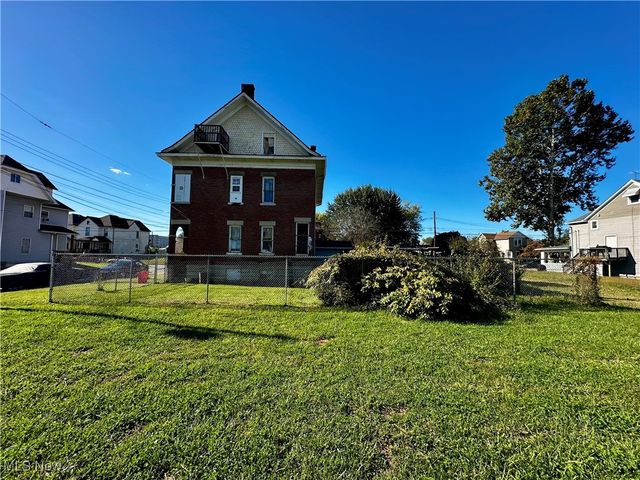 1702 Beaver Street, Parkersburg, WV 26101