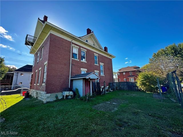 1702 Beaver Street, Parkersburg, WV 26101