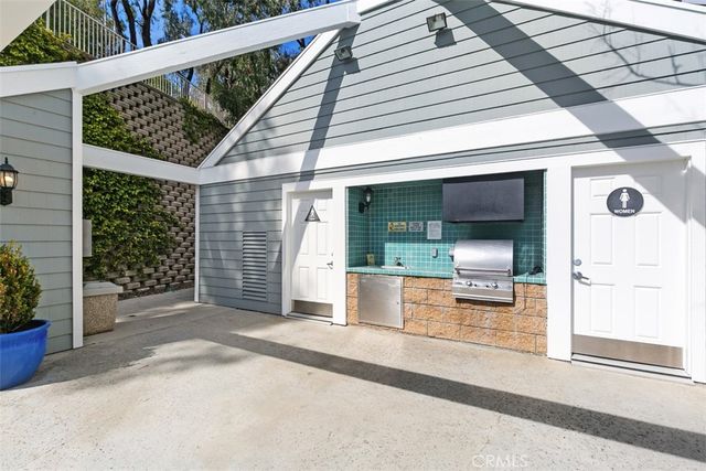 606 San Nicholas Court, Laguna Beach, CA 92651