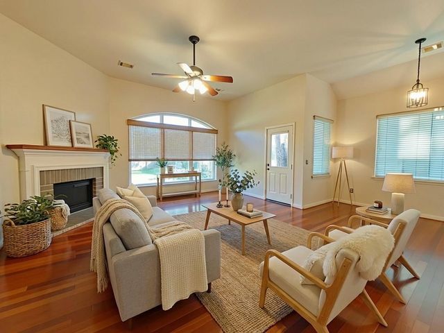 42 Tranquil Glade Place, The Woodlands, TX 77381