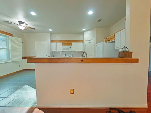 42 Tranquil Glade Place, The Woodlands, TX 77381