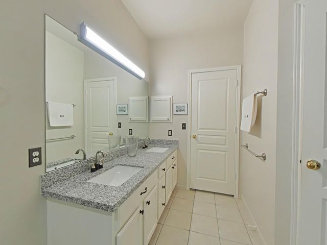 42 Tranquil Glade Place, The Woodlands, TX 77381