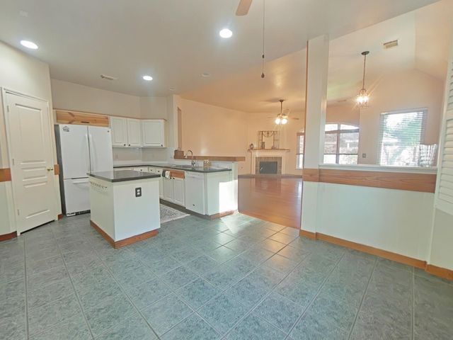 42 Tranquil Glade Place, The Woodlands, TX 77381