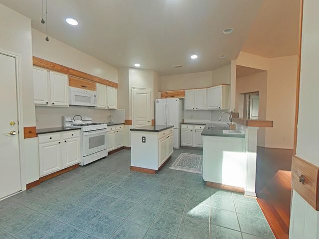 42 Tranquil Glade Place, The Woodlands, TX 77381