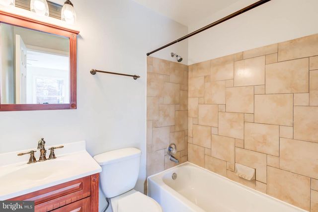 5353 CALL PL SE, Washington, DC 20019