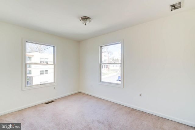 5353 CALL PL SE, Washington, DC 20019