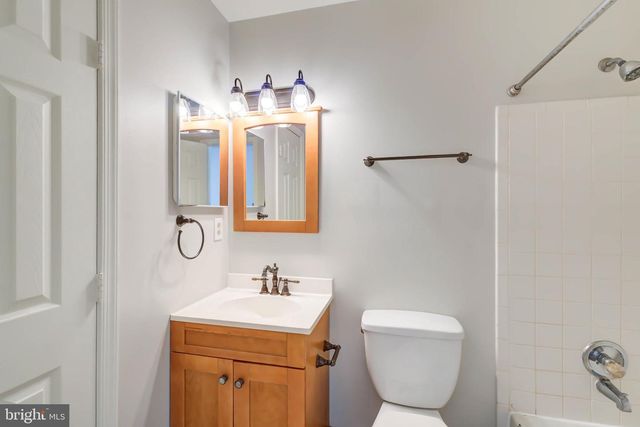 5353 CALL PL SE, Washington, DC 20019