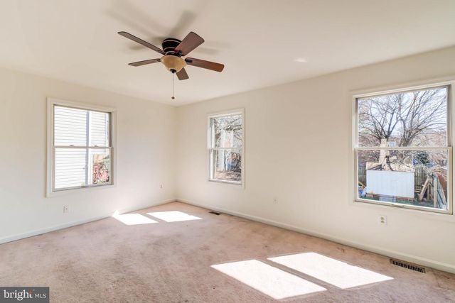 5353 CALL PL SE, Washington, DC 20019