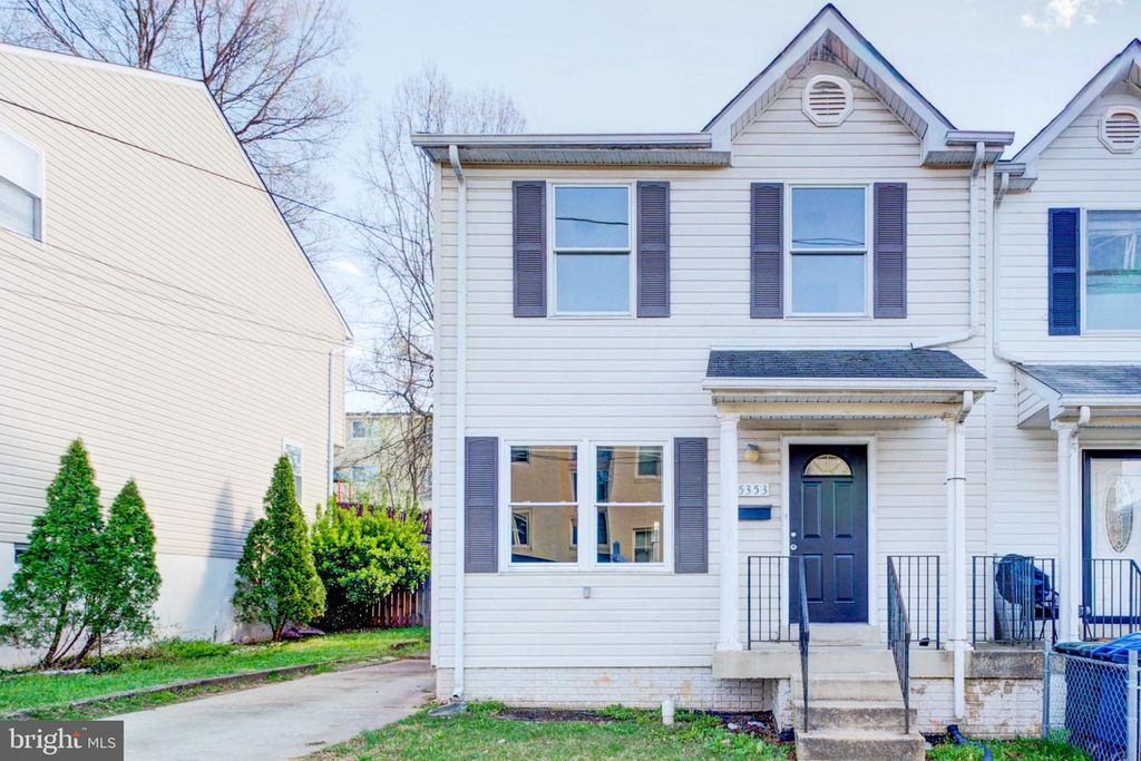 5353 CALL PL SE, Washington, DC 20019