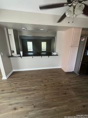 3803 Barrington St Apt 8D, San Antonio, TX 78217