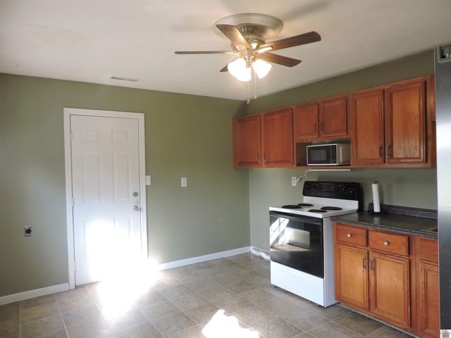 205 E 15th St, Benton, KY 42025