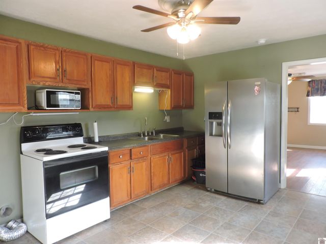 205 E 15th St, Benton, KY 42025