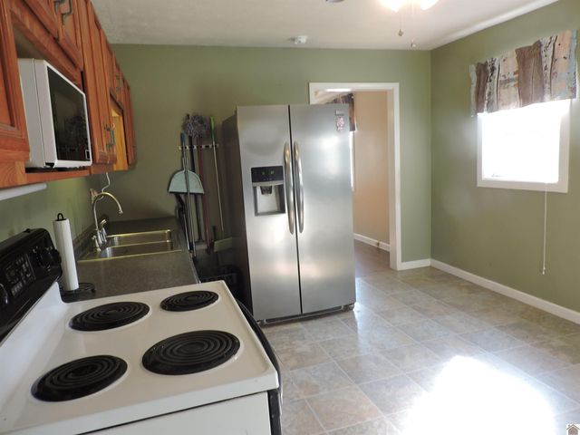 205 E 15th St, Benton, KY 42025