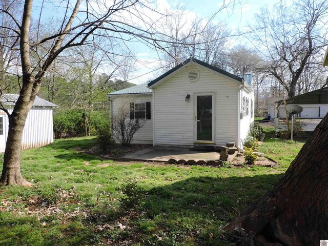 205 E 15th St, Benton, KY 42025