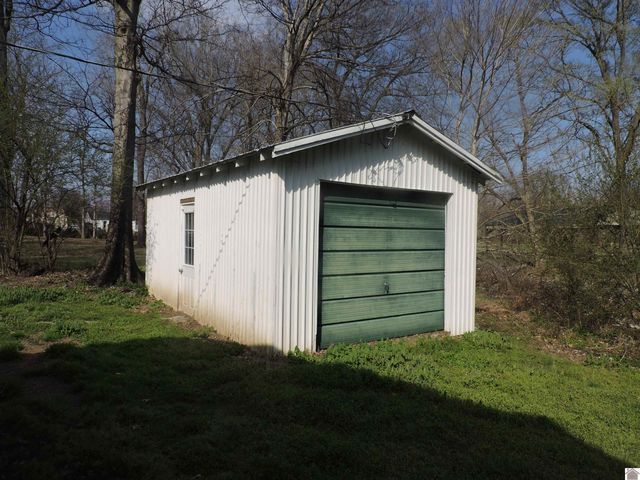 205 E 15th St, Benton, KY 42025