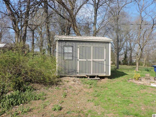 205 E 15th St, Benton, KY 42025