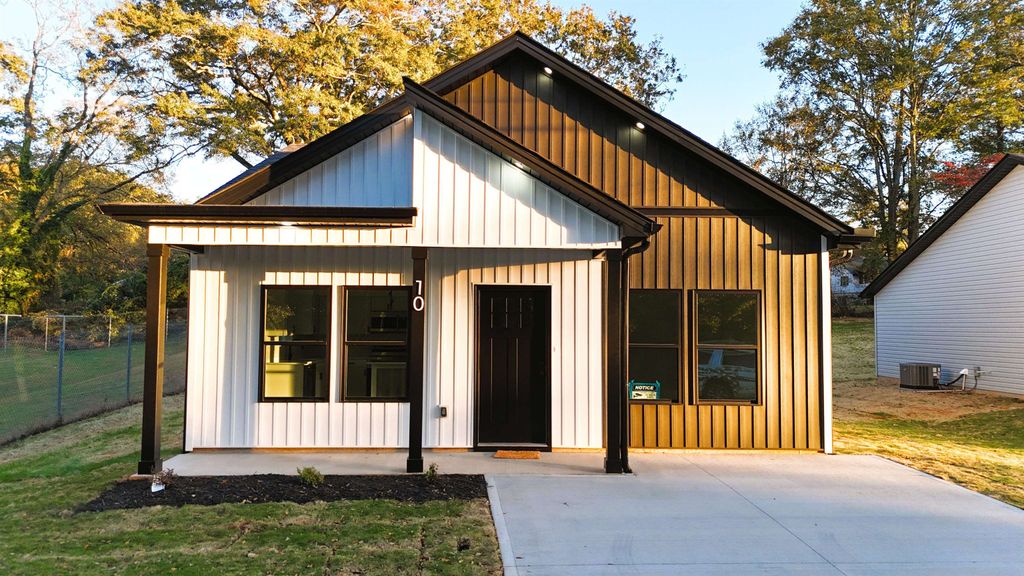 10 Bobo Street, Inman, SC 29349