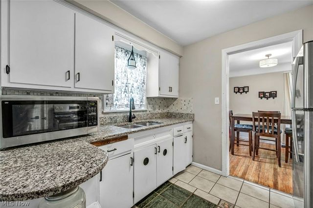 16908 Throckley Avenue, Cleveland, OH 44128