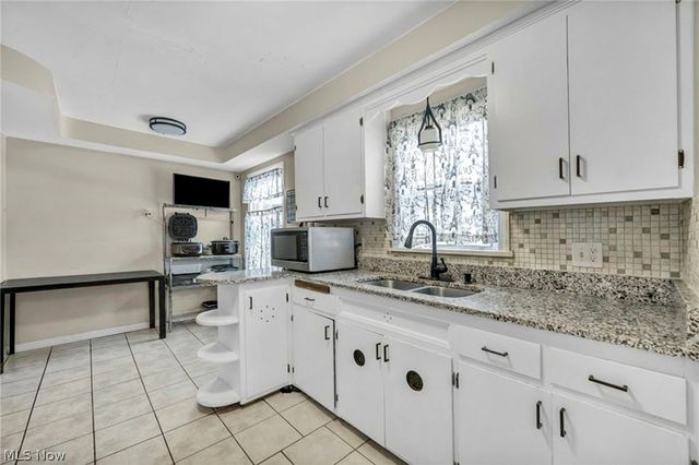 16908 Throckley Avenue, Cleveland, OH 44128