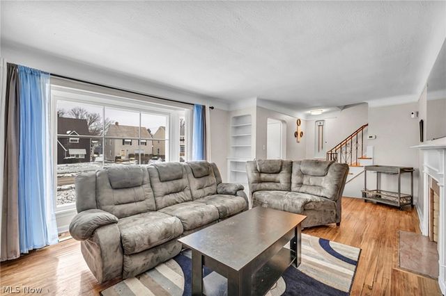 16908 Throckley Avenue, Cleveland, OH 44128