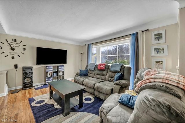 16908 Throckley Avenue, Cleveland, OH 44128