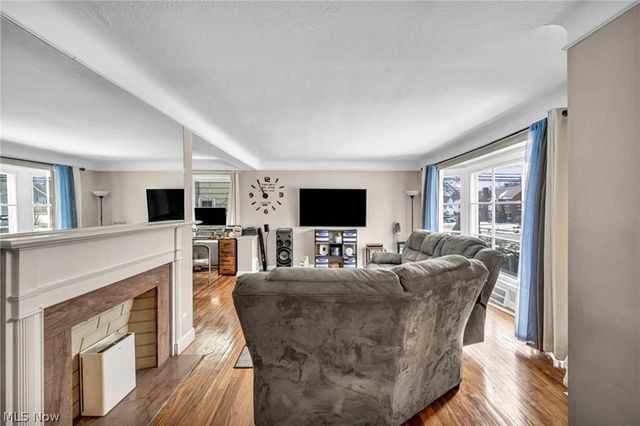 16908 Throckley Avenue, Cleveland, OH 44128