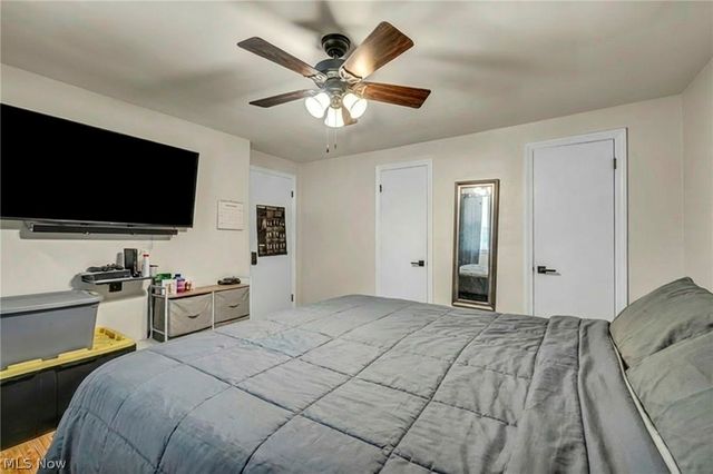 16908 Throckley Avenue, Cleveland, OH 44128