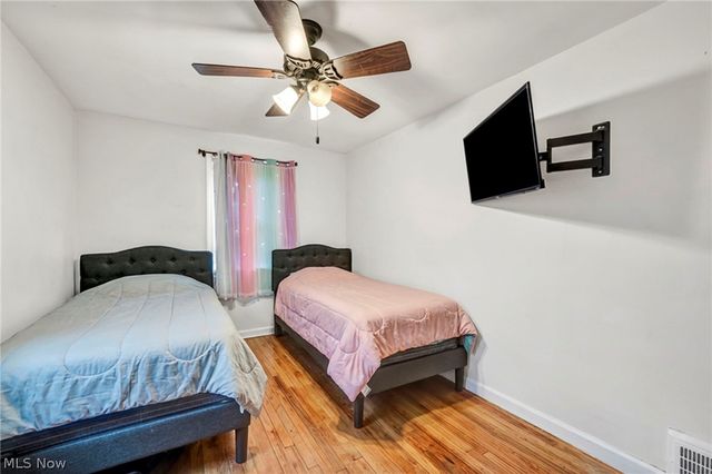 16908 Throckley Avenue, Cleveland, OH 44128