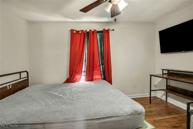 16908 Throckley Avenue, Cleveland, OH 44128