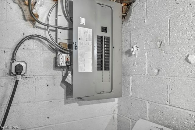 16908 Throckley Avenue, Cleveland, OH 44128