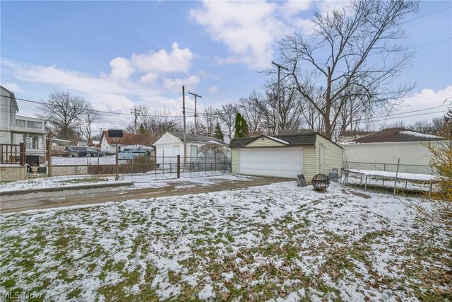 16908 Throckley Avenue, Cleveland, OH 44128