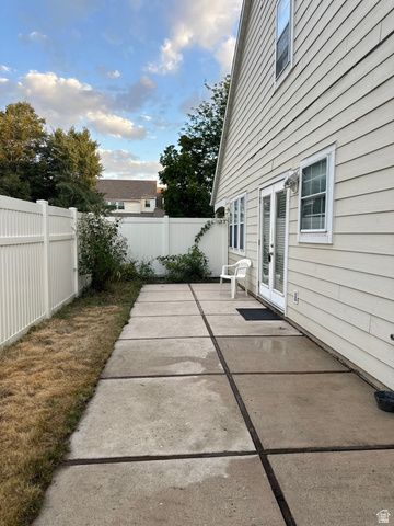254 W MEADOW LN, Centerville, UT 84014