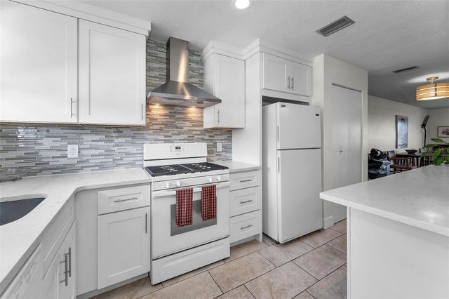 5925 SHORE BOULEVARD S 409, Gulfport, FL 33707