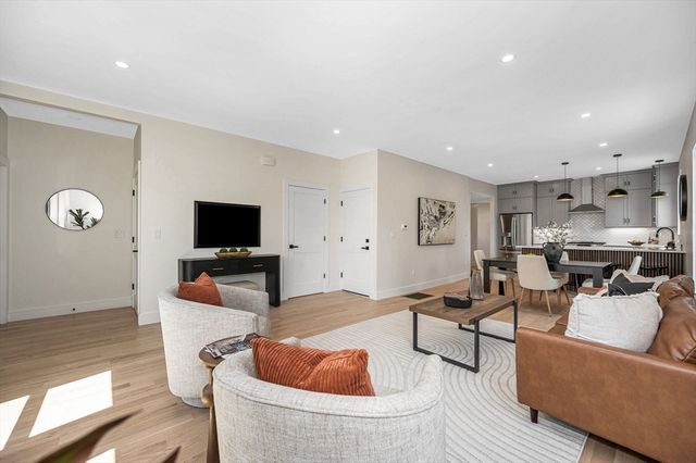 13 Chestnut Street 1, Wakefield, MA 01880