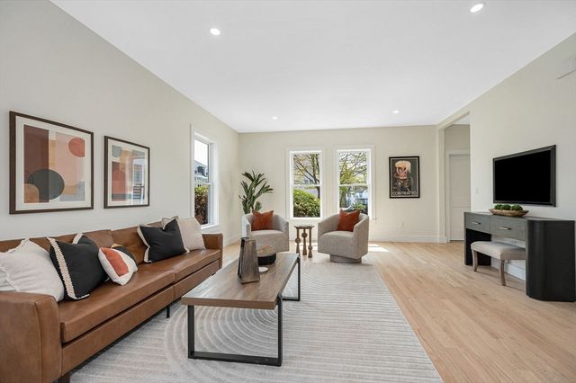 13 Chestnut Street 1, Wakefield, MA 01880